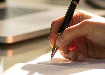 DMK‘YA GÖRE MEMURUN AMİRİ BELLİDİR